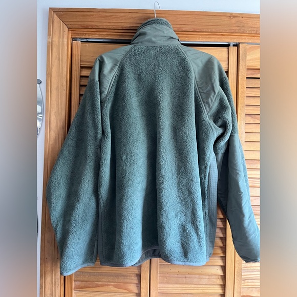 Polartec Gen III green fleece jackets - Picture 2 of 3